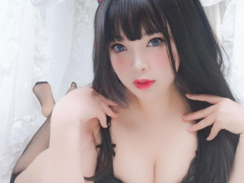 白烨烨黑系猫咪少女62p