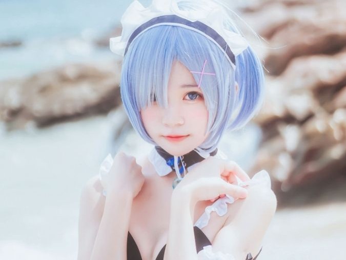 桜桃喵《蕾姆COS》：从可爱到迷人的完美呈现