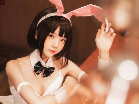 桜桃喵《加藤惠_兔女郎》：她的俏皮与优雅