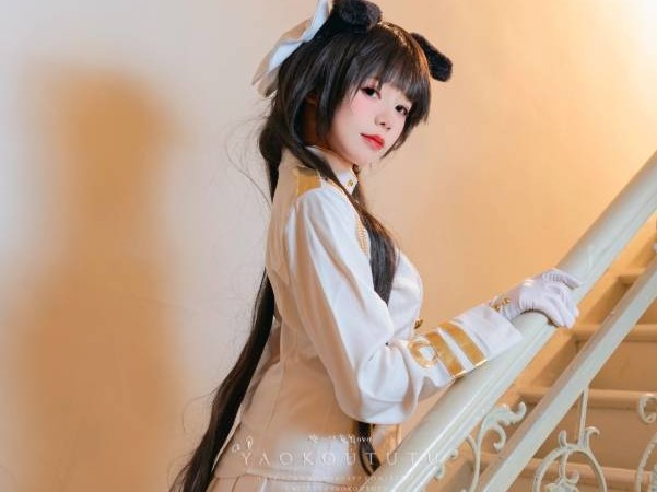 咬一口兔娘ovo_碧蓝航线-爱宕：魅力四溢的舰船女神