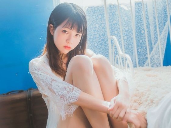 桜桃喵《小少女_少女私房》：一段温暖的清晨私语