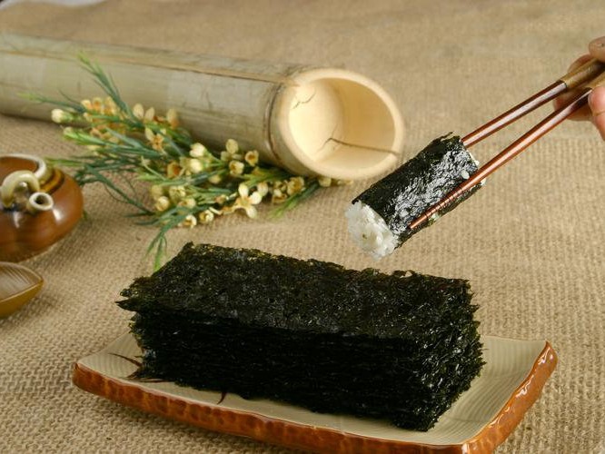 紫菜是凉性还是热性(紫菜性质大揭秘)