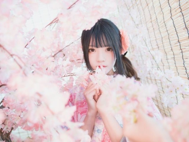 桜桃喵《双人本》—穿越春日桃花的轻盈舞步