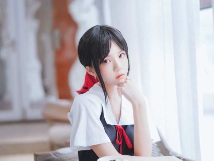 桜桃喵的《四宫辉夜》——那份甜美与神秘的交融