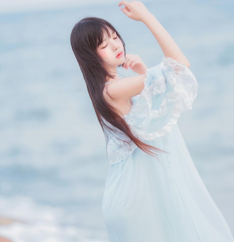 桜桃喵《冬眠 长裙》:温柔如梦的蓝色梦境 第2张 桜桃喵《冬眠 长裙》:温柔如梦的蓝色梦境 第2张
