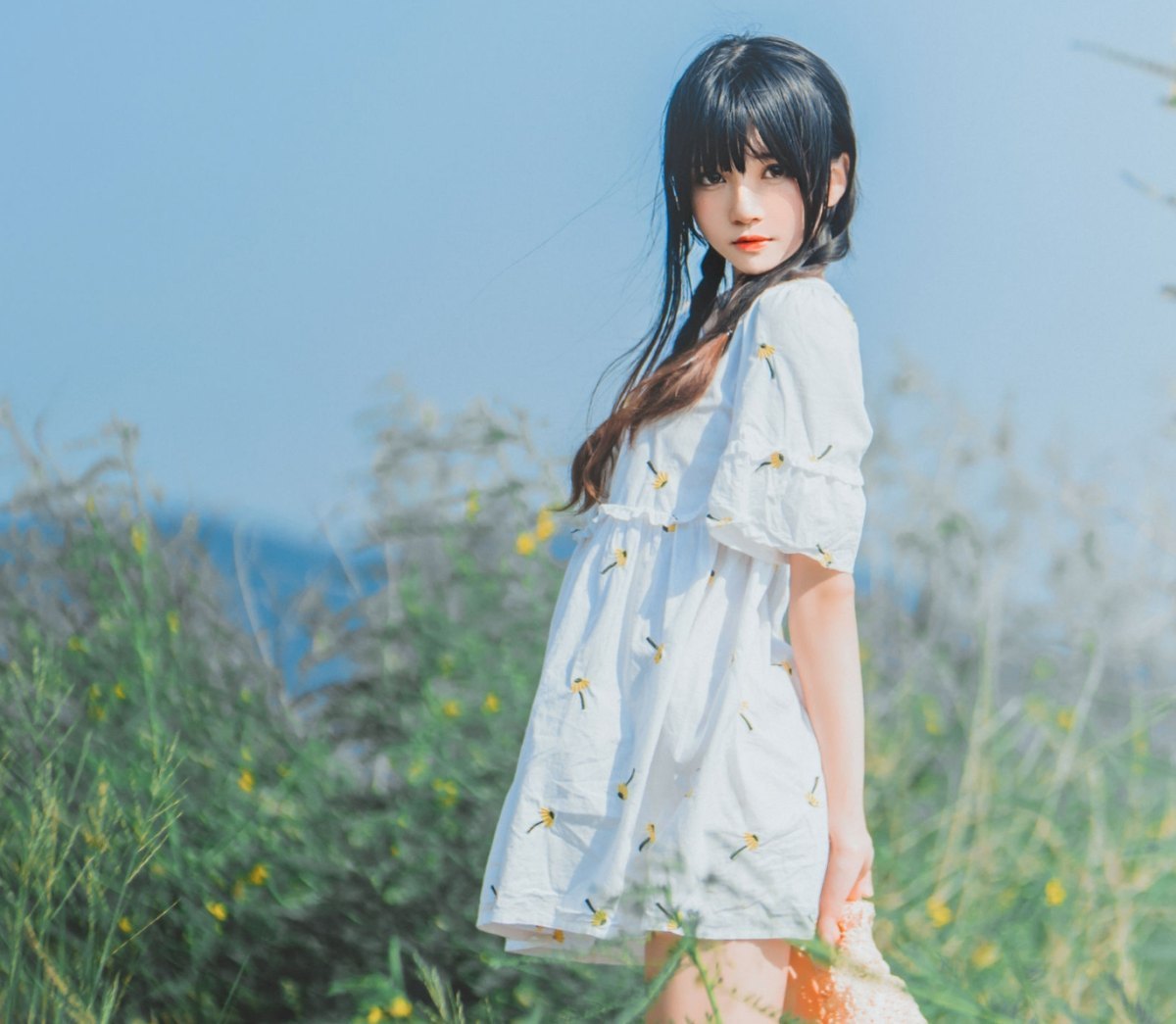 桜桃喵《田野》:春风与阳光下的悠然时光 第2张 桜桃喵《田野》:春风与阳光下的悠然时光 第2张