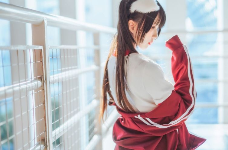 桜桃喵《红色体操服》——青春与活力的完美呈现 第1张 桜桃喵《红色体操服》——青春与活力的完美呈现 第1张