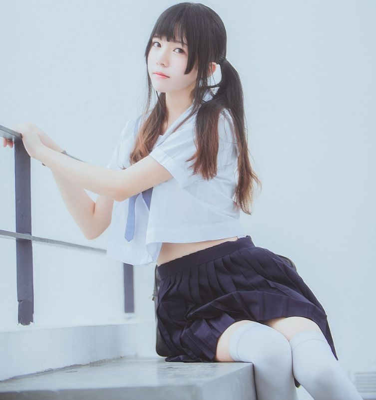 桜桃喵《蓝白水手服》:一场青春与活力的碰撞 第2张 桜桃喵《蓝白水手服》:一场青春与活力的碰撞 第2张