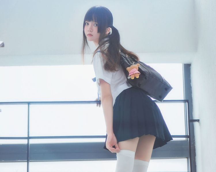 桜桃喵《蓝白水手服》:一场青春与活力的碰撞 第1张 桜桃喵《蓝白水手服》:一场青春与活力的碰撞 第1张