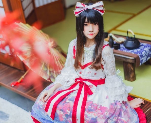 桜桃喵《和风lolita》:化身日式洛丽塔,优雅与俏皮并存 第1张 桜桃喵《和风lolita》:化身日式洛丽塔,优雅与俏皮并存 第1张